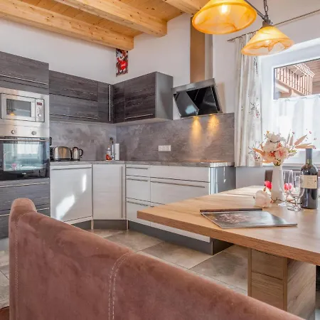 Blick Auf Den Rettenstein 2 *